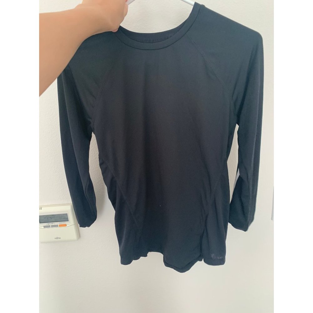 Forever 21 Womens Black Long Sleeves T-shirt S